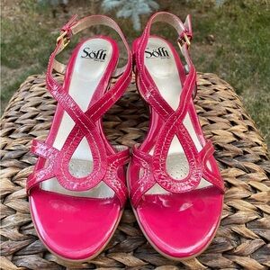 NEW Sofft Paharita Hot Pink Patent Leather Slingback Low 2.5” Wedge Sandal 8.5